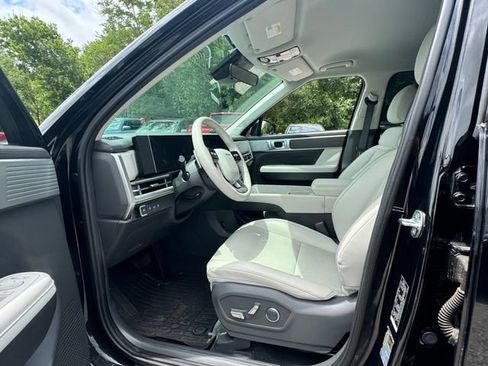 Used 2025 Hyundai Santa Fe SEL FWD image 13