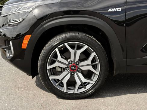 Used 2023 Kia Seltos SX w/ SX Sunroof Package AWD/4WD image 13