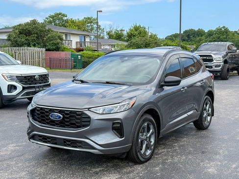 Used 2023 Ford Escape ST-Line w/ Tech Pack #1 AWD/4WD image 5