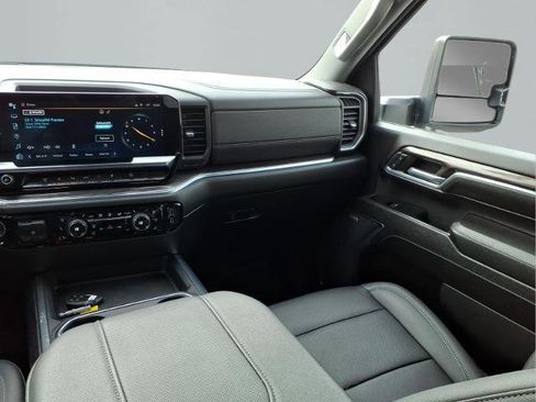 Used 2024 Chevrolet Silverado 3500 LTZ w/ LTZ Plus Package image 9