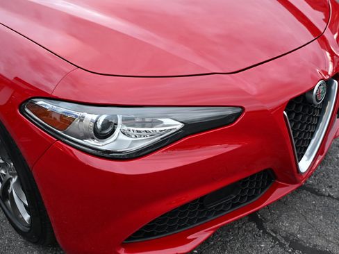 Used 2019 Alfa Romeo Giulia AWD w/ Cold Weather Package image 40