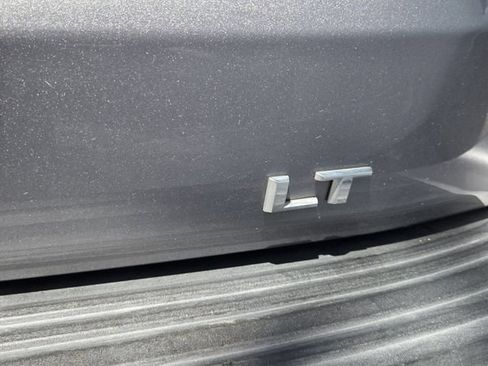 Used 2022 Chevrolet Suburban LT AWD/4WD image 5