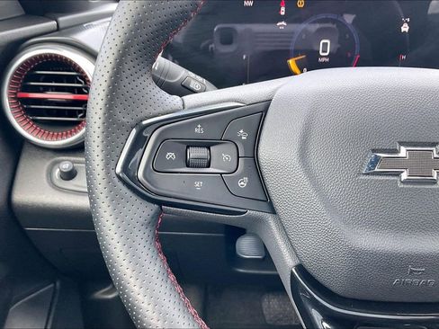 Used 2025 Chevrolet Trax RS w/ Sunroof Package image 10