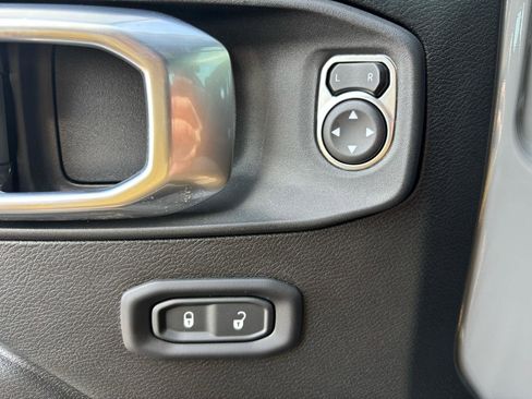 Used 2023 Jeep Wrangler Unlimited Sport image 14