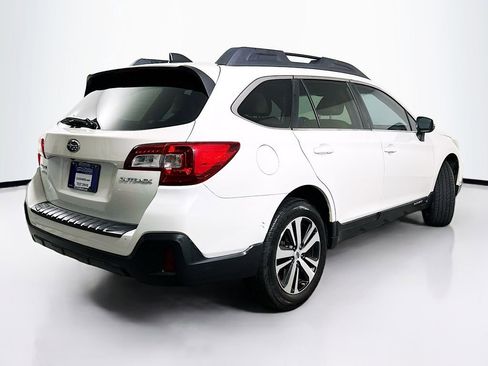 Used 2018 Subaru Outback 2.5i Limited AWD/4WD image 7