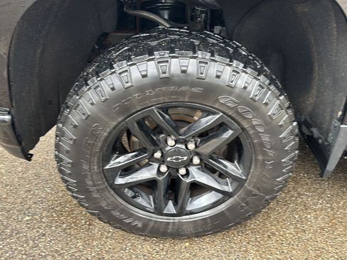 Used 2022 Chevrolet Silverado 1500 LT Trail Boss w/ Convenience Package II image 11