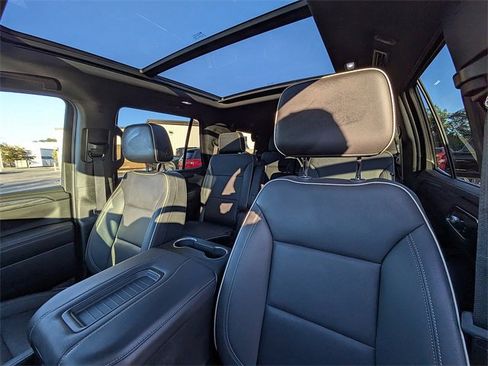 Used 2023 GMC Yukon SLT image 22