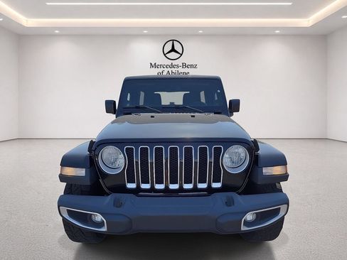 Used 2018 Jeep Wrangler Unlimited Sahara AWD/4WD image 12