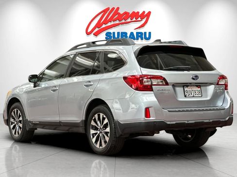 Used 2017 Subaru Outback 2.5i Limited AWD/4WD image 7