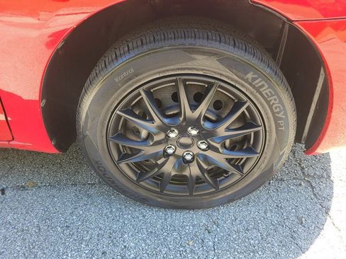 Used 2006 Toyota Matrix XR image 25