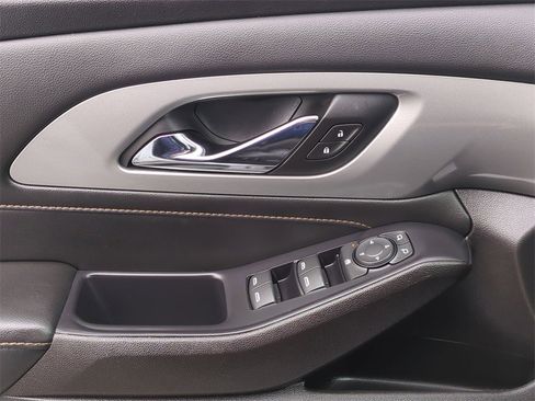 Certified 2021 Chevrolet Traverse LT image 22