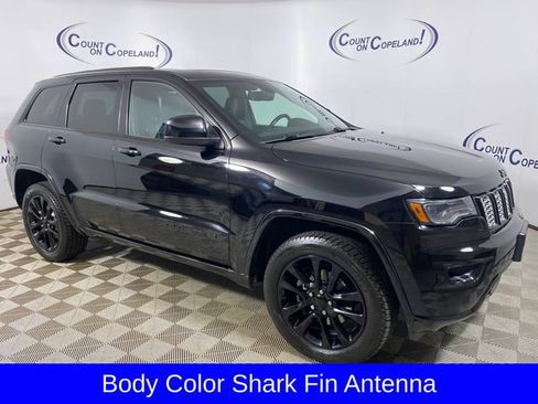 Used 2020 Jeep Grand Cherokee Altitude AWD/4WD image 9