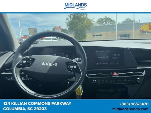Used 2024 Kia Niro LX FWD image 12