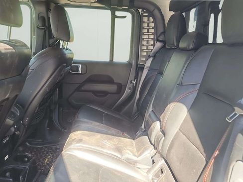 Used 2021 Jeep Gladiator Rubicon AWD/4WD image 12