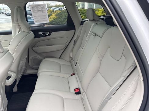 Certified 2023 Volvo XC60 B5 Plus AWD/4WD image 31