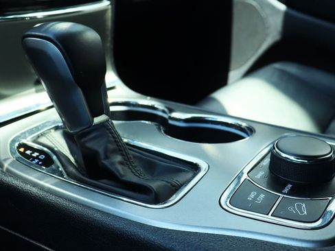 Used 2020 Jeep Grand Cherokee Limited w/ Trailer Tow Group IV image 52