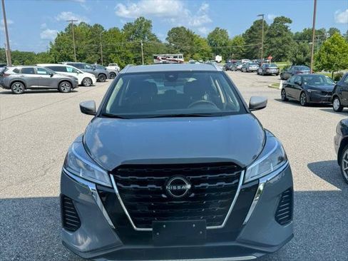 Used 2024 Nissan Kicks SV FWD image 2