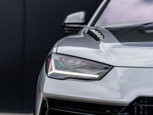 Used 2024 Lamborghini Urus Performante AWD/4WD image 25