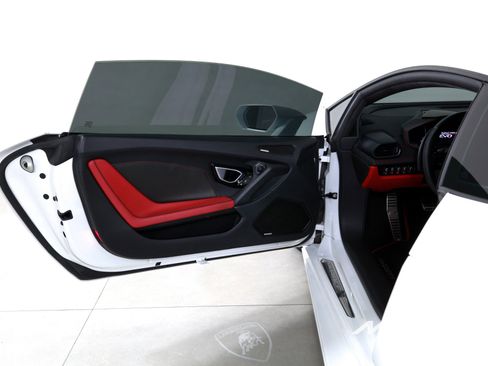 Used 2020 Lamborghini Huracan EVO image 10