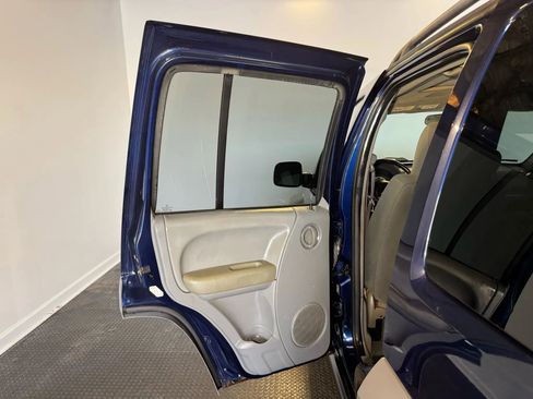 Used 2006 Jeep Liberty Sport AWD/4WD image 19
