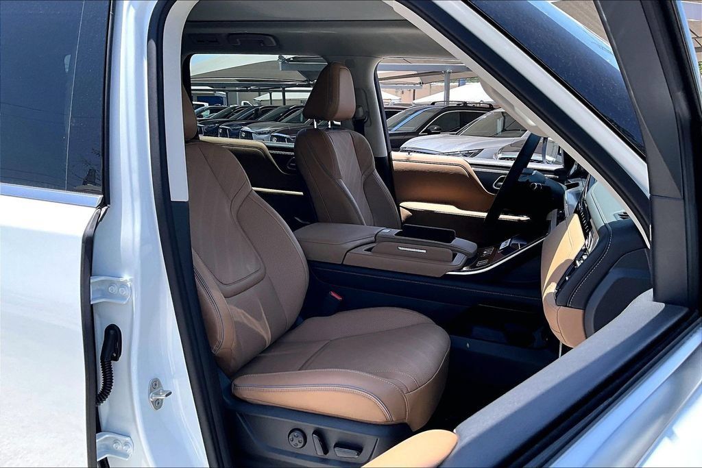 New 2027 INFINITI QX80 Luxe RWD image 38