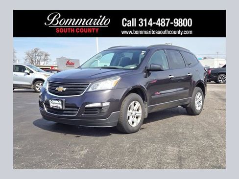 Used 2013 Chevrolet Traverse LS image 1