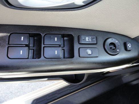 Used 2013 Kia Soul ! w/ Premium Pkg image 29