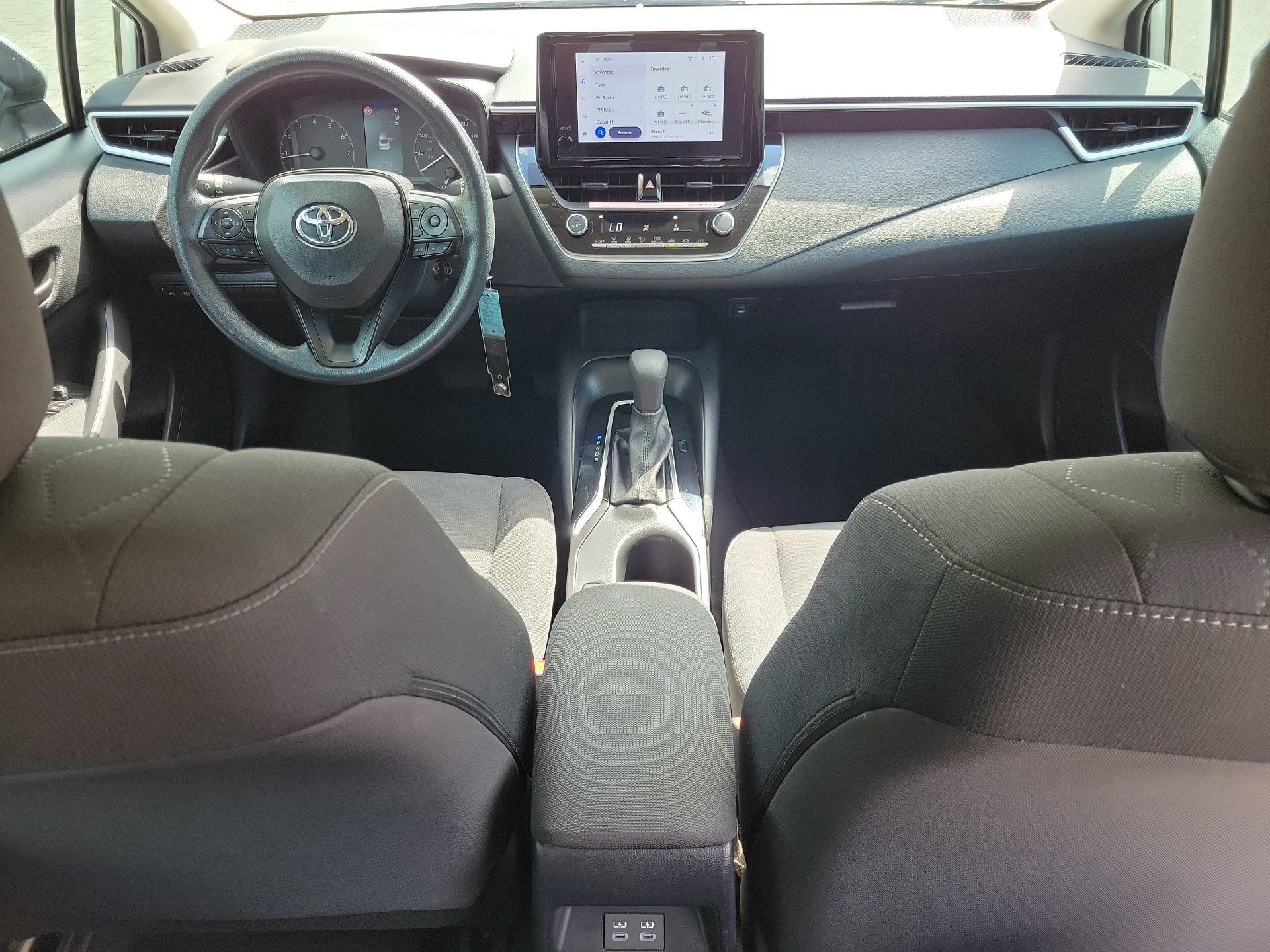 Used 2025 Toyota Corolla LE FWD image 4