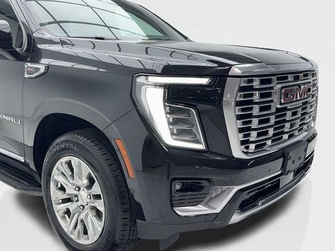 Used 2025 GMC Yukon Denali image 3