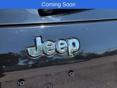 Used 2019 Jeep Cherokee Limited AWD/4WD image 11