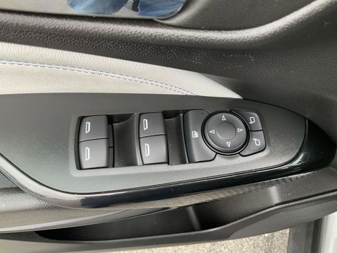 Used 2025 Chevrolet Trax LT w/ LT Convenience Package FWD image 22