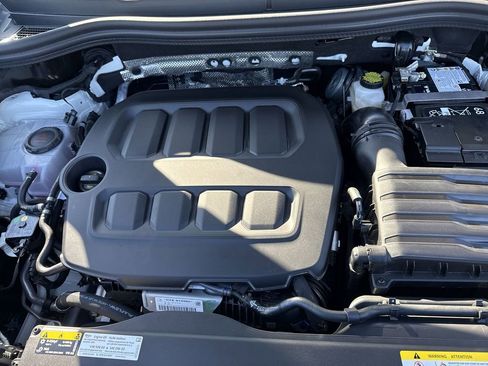 New 2026 Volkswagen Tiguan SEL R-Line AWD/4WD image 18