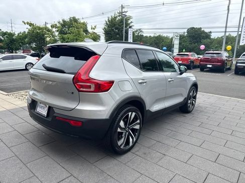 Used 2023 Volvo XC40 B5 Plus w/ Protection Package Premier AWD/4WD image 7
