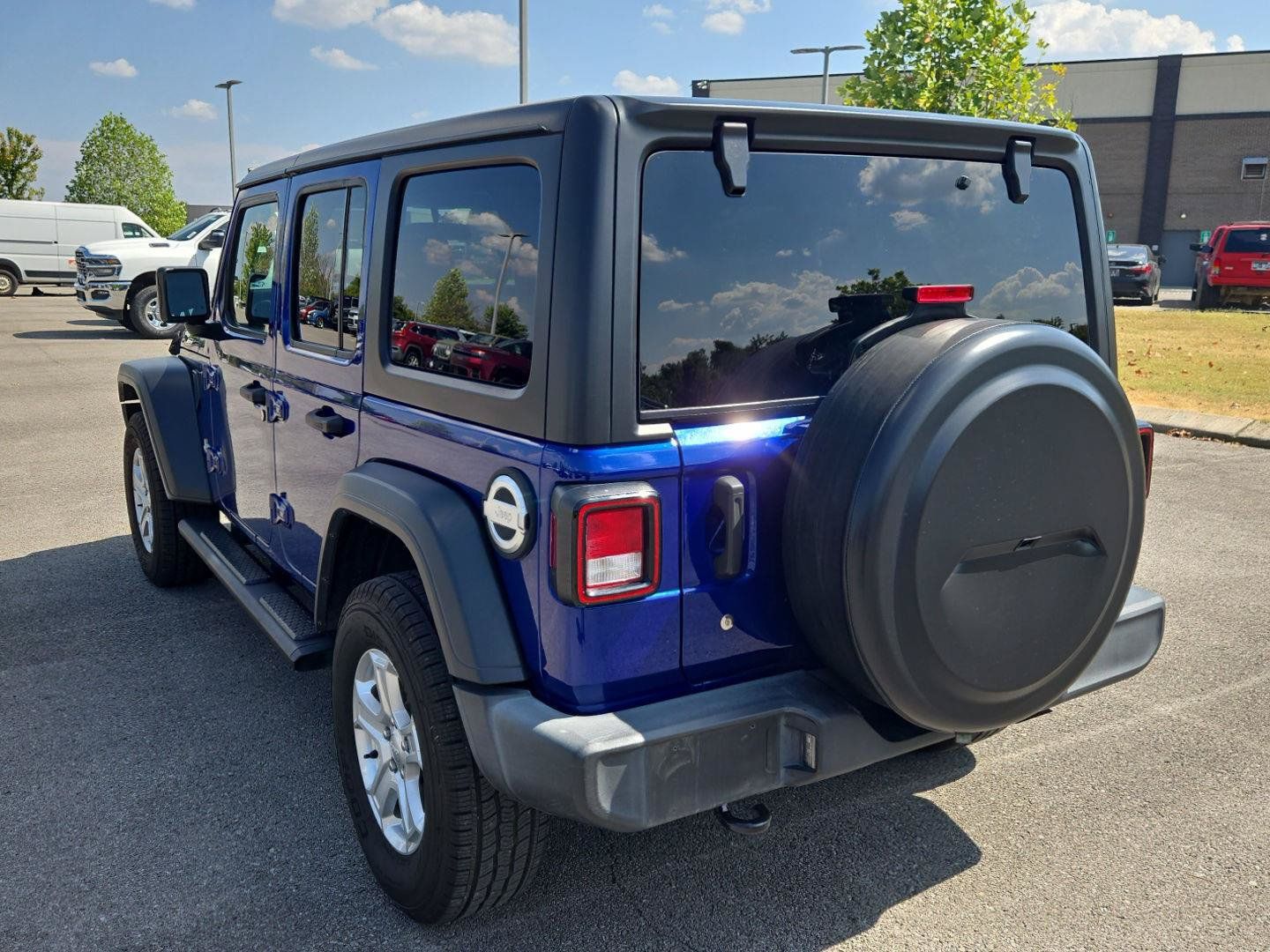 Used 2018 Jeep Wrangler Unlimited Sport S AWD/4WD image 5