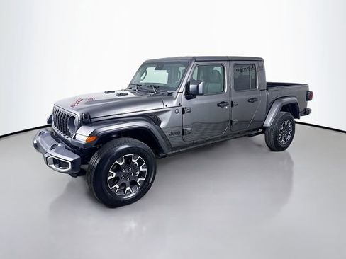 Used 2025 Jeep Gladiator Sport w/ Premium Package image 3