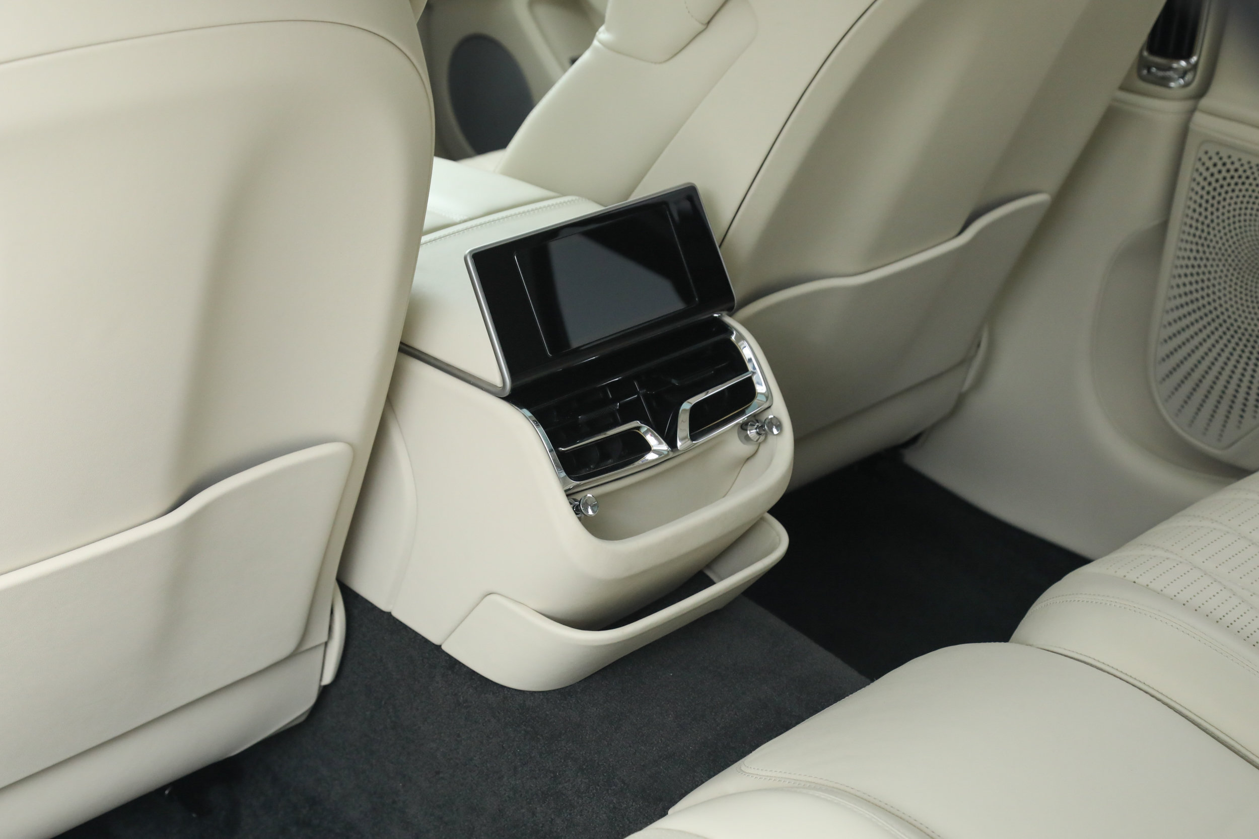 Used 2022 Bentley Flying Spur Plug-In Hybrid AWD/4WD image 36