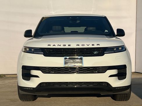 Used 2025 Land Rover Range Rover Sport SE image 6