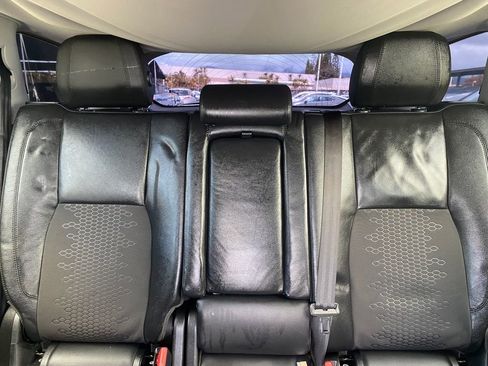 Used 2017 Land Rover Discovery Sport SE AWD/4WD image 18