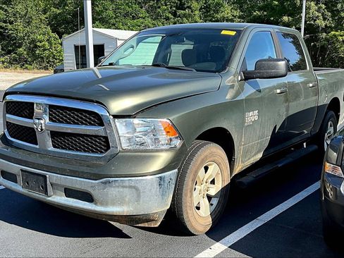 Used 2021 RAM 1500 Classic SLT image 2