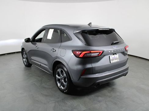 Used 2023 Ford Escape ST-Line FWD image 3