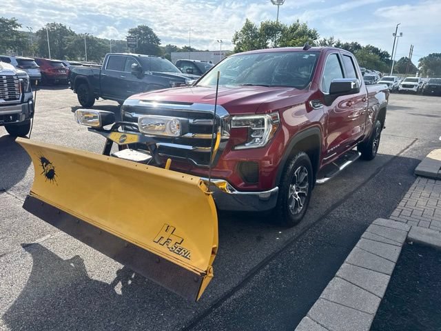 Used 2020 GMC Sierra 1500 SLE w/ SLE Value Package AWD/4WD image 3