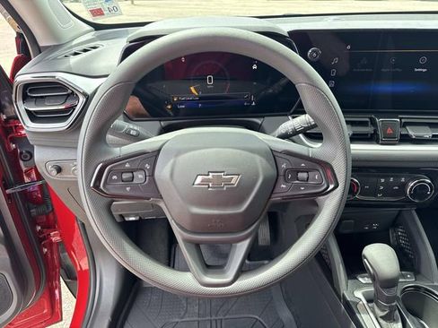 New 2026 Chevrolet TrailBlazer LT w/ Midnight Edition FWD image 44