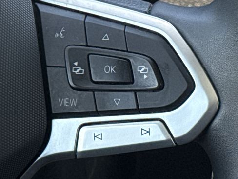 Used 2022 Volkswagen Tiguan SE w/ Panoramic Sunroof Package AWD/4WD image 30