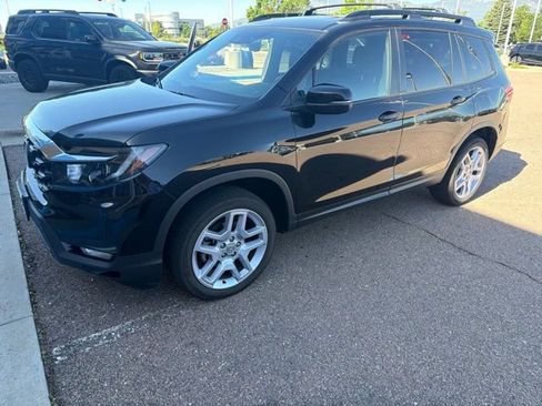 Used 2025 Honda Passport EX-L image 2