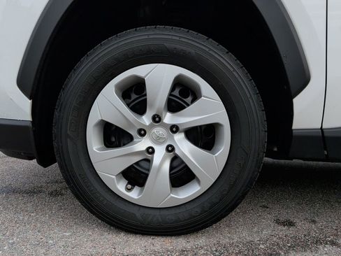 Used 2023 Toyota RAV4 LE FWD image 6