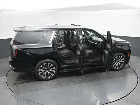 Used 2025 Chevrolet Tahoe High Country AWD/4WD image 50