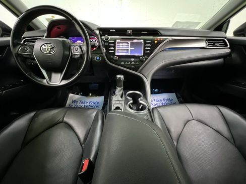 Used 2020 Toyota Camry XSE FWD image 17