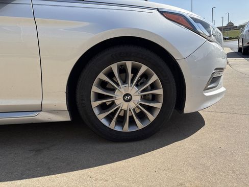 Used 2015 Hyundai Sonata Limited w/ Option Group 05 image 13
