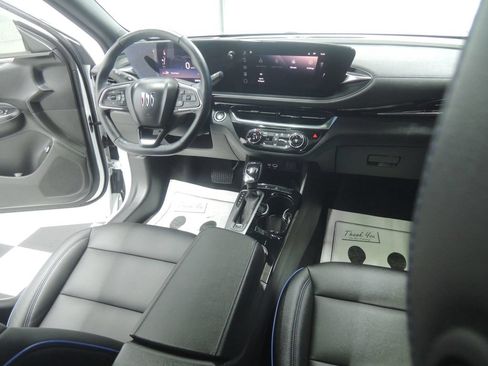 Used 2025 Buick Envista Sport Touring w/ Experience Buick Package FWD image 34