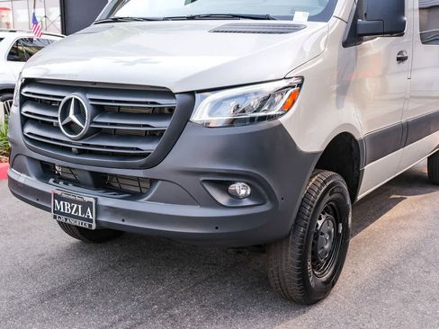 Used 2024 Mercedes-Benz Sprinter 2500 image 11
